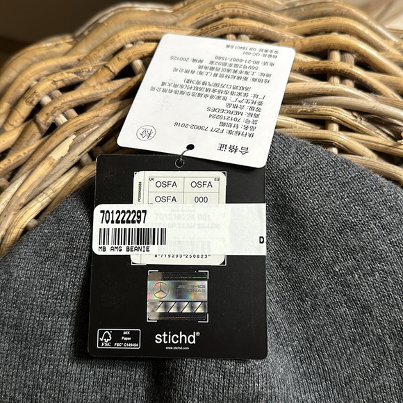 Mercedes AMG Petronas F1 Beanie Grey OSFA - Picture 3 of 6